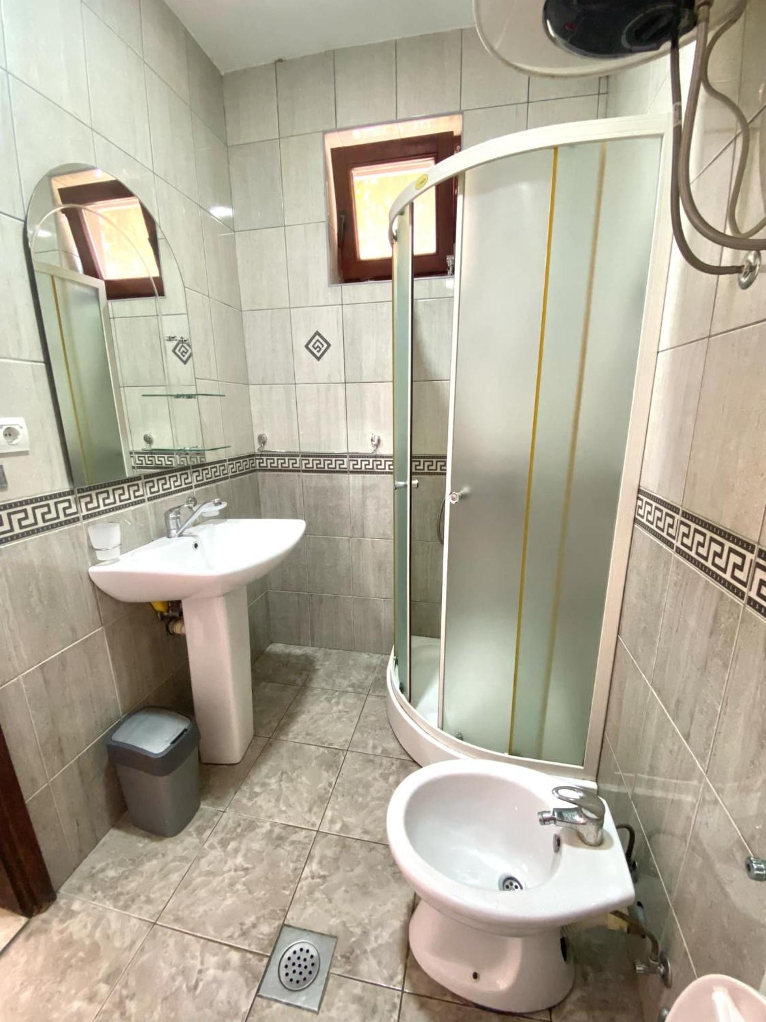 Dragovoja Lux Apartments & Rooms Улцин Екстериор снимка