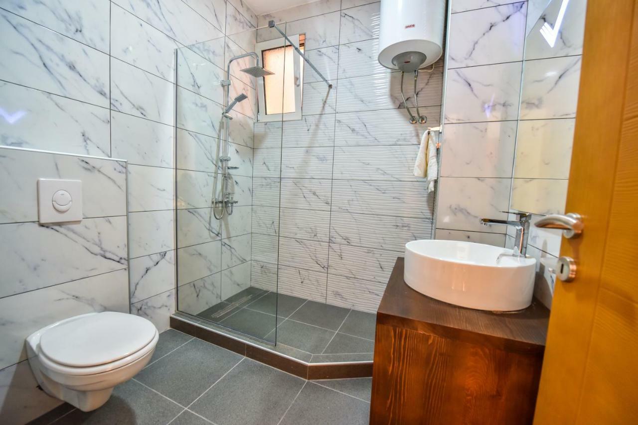 Dragovoja Lux Apartments & Rooms Улцин Екстериор снимка