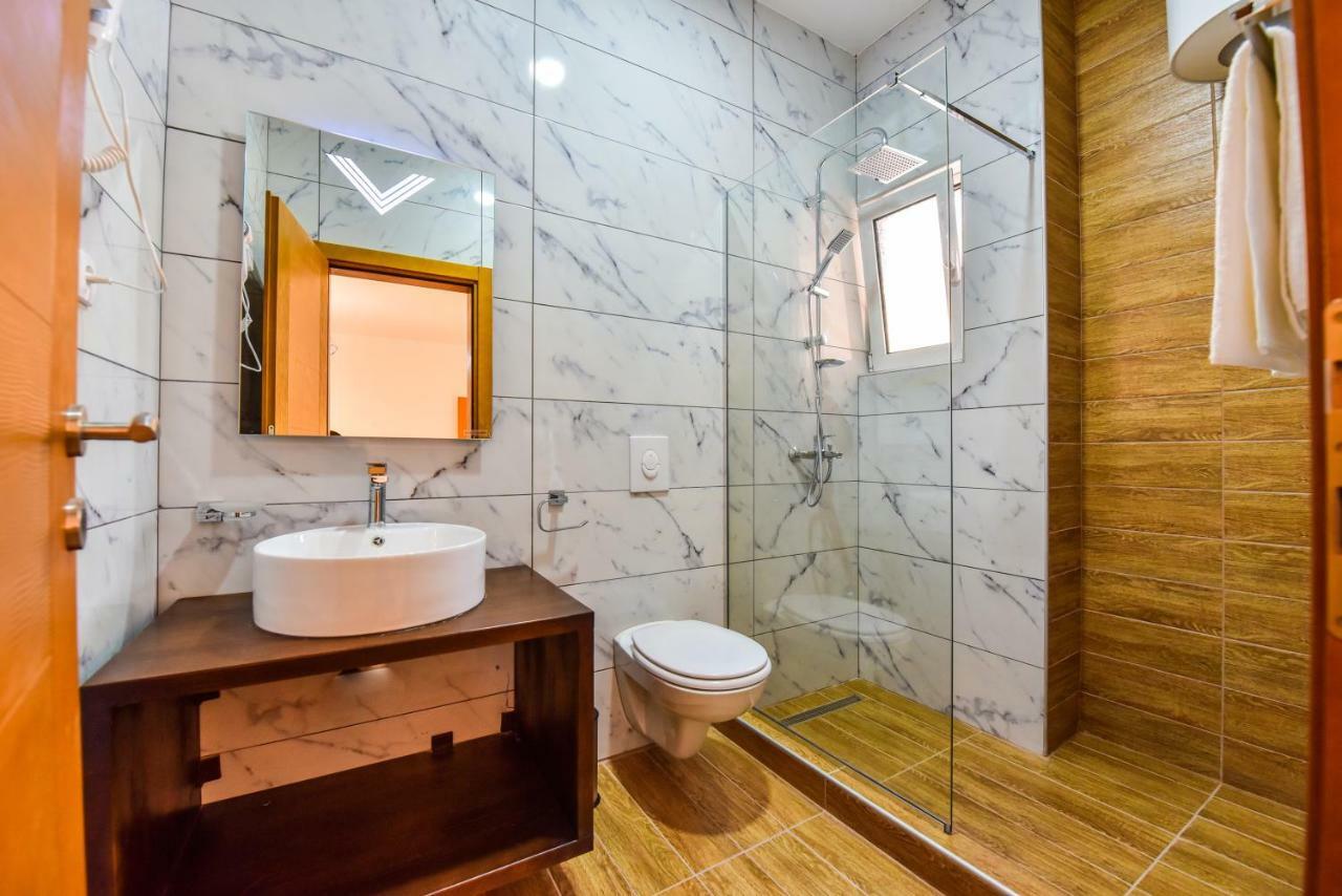 Dragovoja Lux Apartments & Rooms Улцин Екстериор снимка