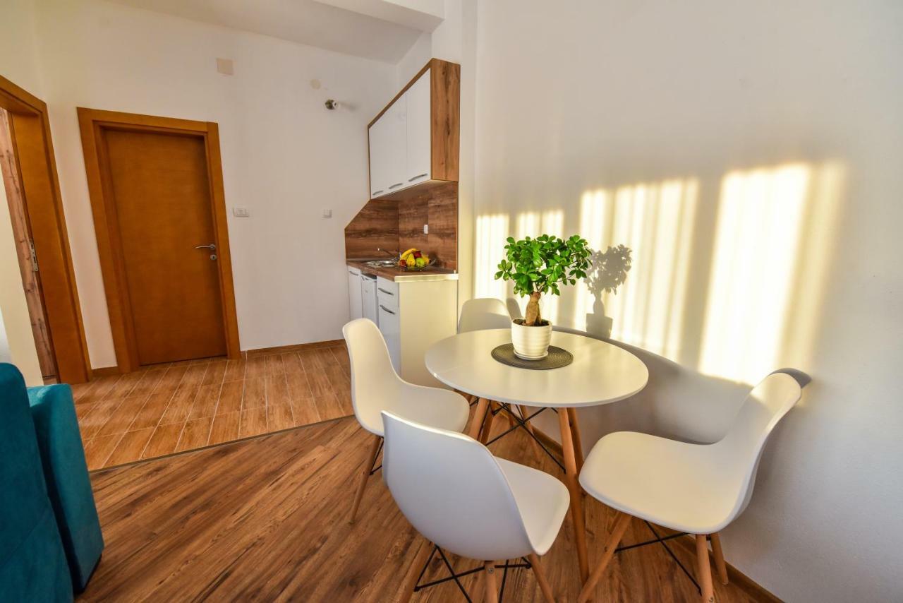 Dragovoja Lux Apartments & Rooms Улцин Екстериор снимка